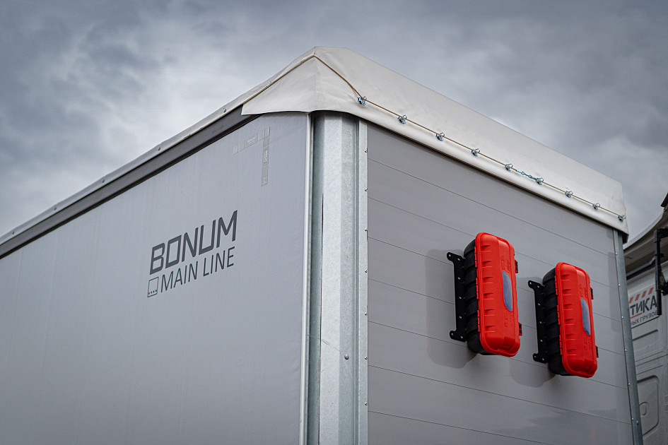 Curtain semi-trailer 13,62 m for transporting of dangerous goods