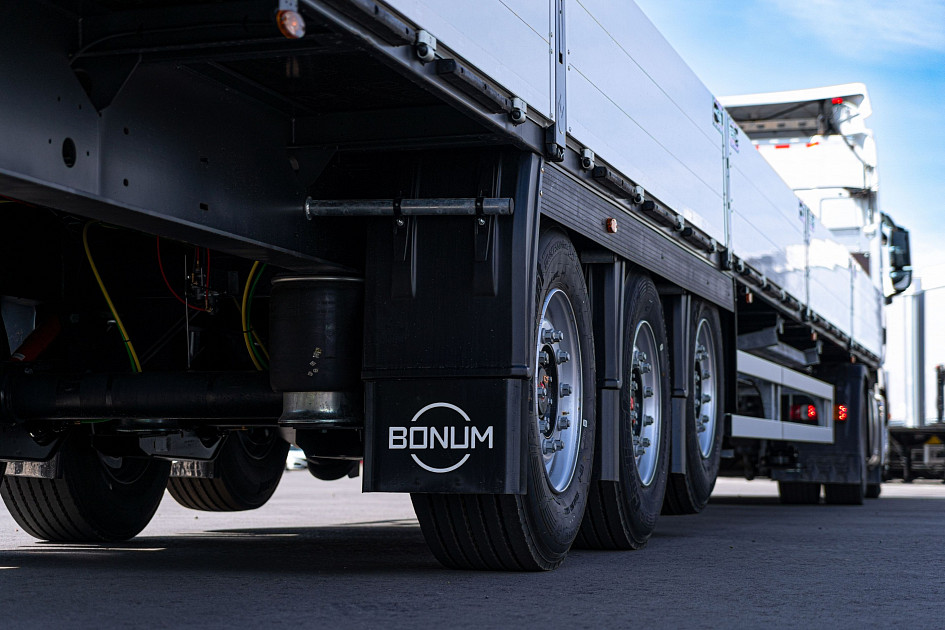 On-board semi-trailer 16,52 m