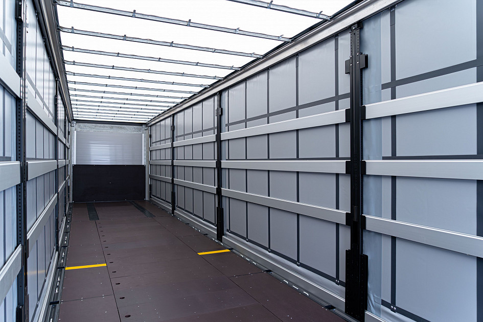 Curtain semi-trailer 13,62 m for transporting steel rolls