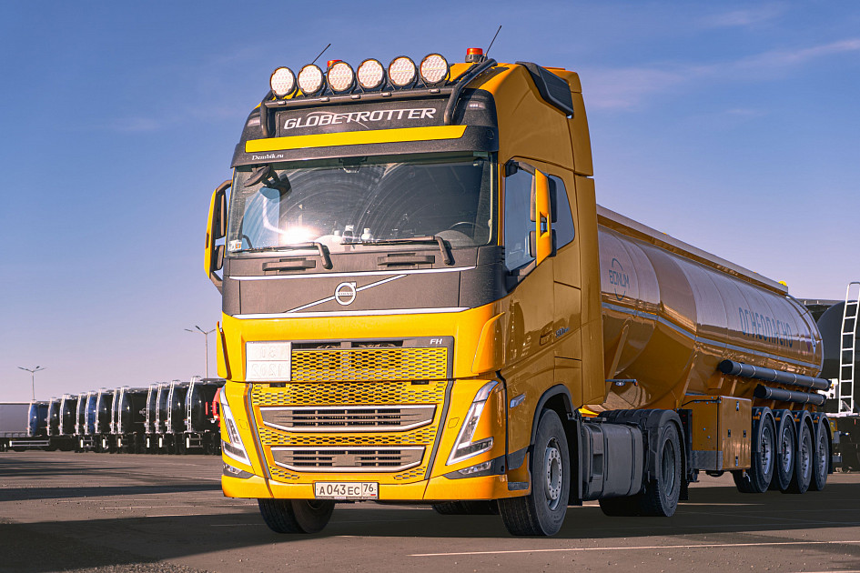 Fuel tanker 35 m3 four-axle