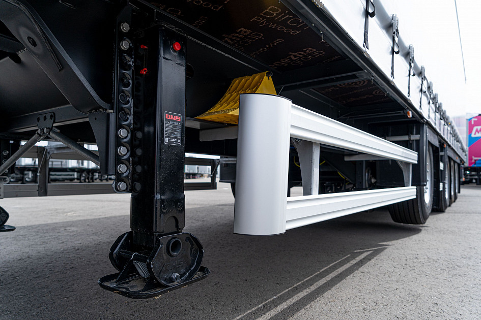 Curtain semi-trailer 16,52 m with outrigger axle