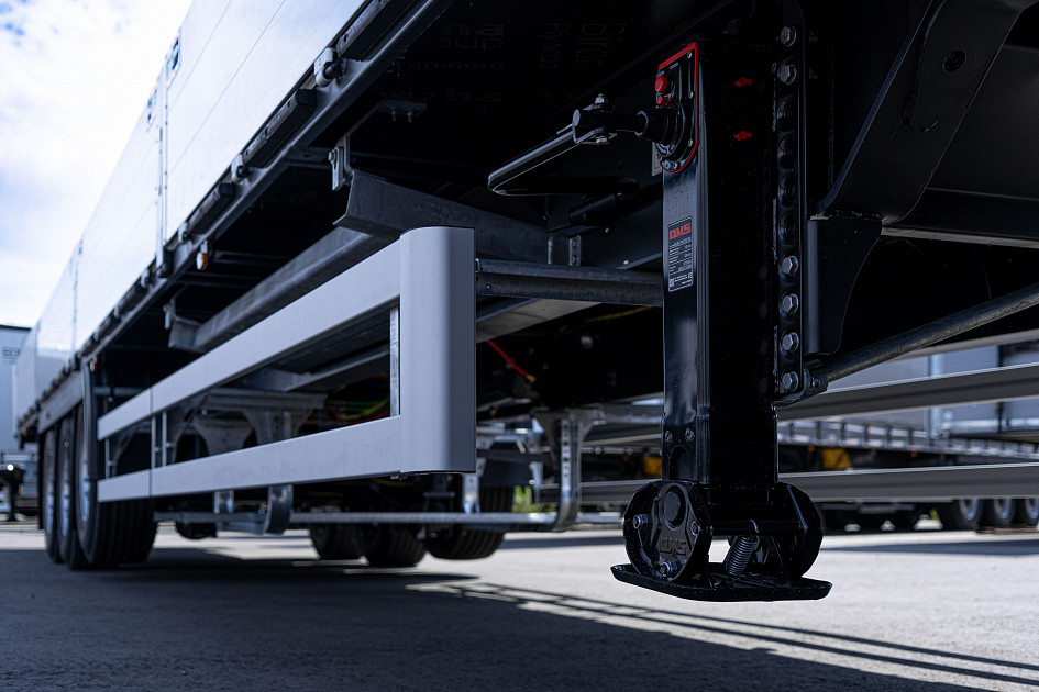 On-board semi-trailer 16,52 m