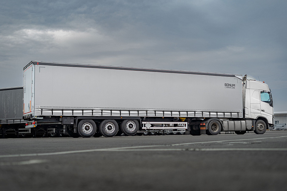 Curtain semi-trailer 13,62 m for transporting of dangerous goods