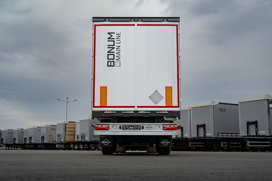 Curtain semi-trailer 13,62 m for transporting of dangerous goods