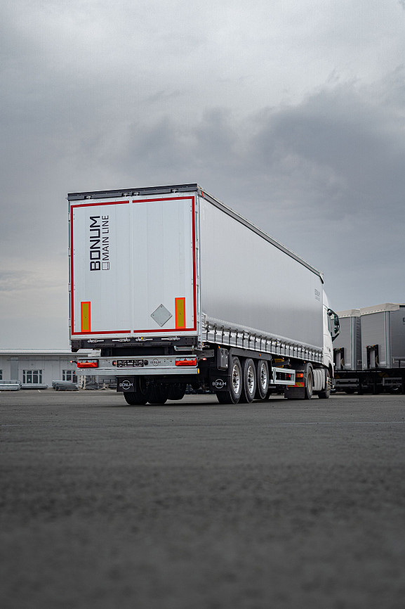 Curtain semi-trailer 13,62 m for transporting of dangerous goods