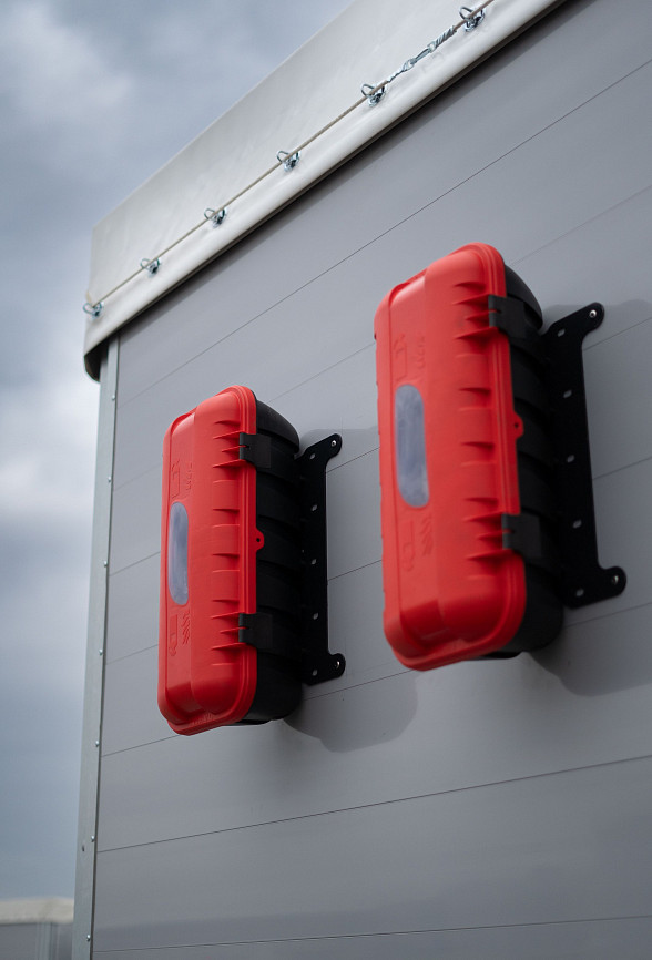 Curtain semi-trailer 13,62 m for transporting of dangerous goods