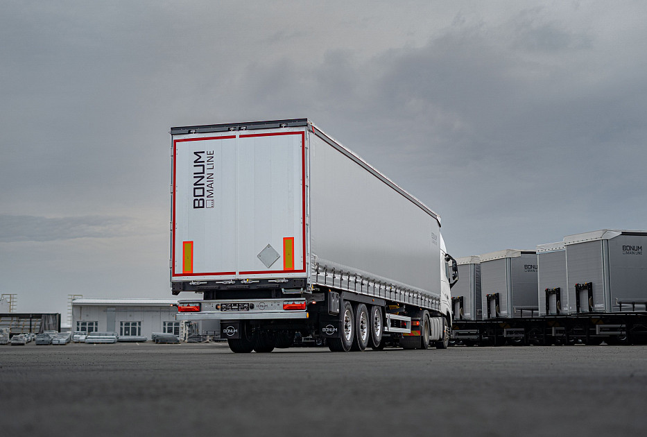 Curtain semi-trailer 13,62 m for transporting of dangerous goods