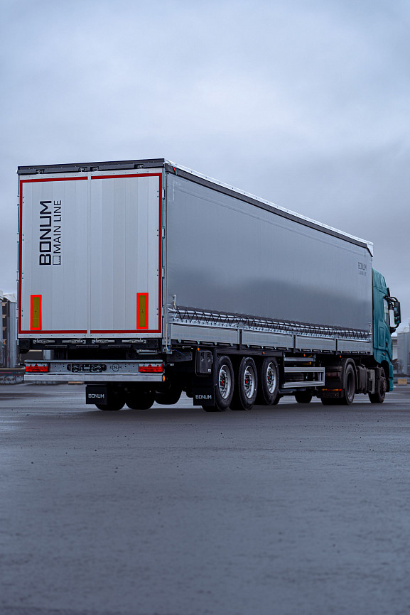 Curtain-side semi-trailer 13,62 m for transporting steel rolls