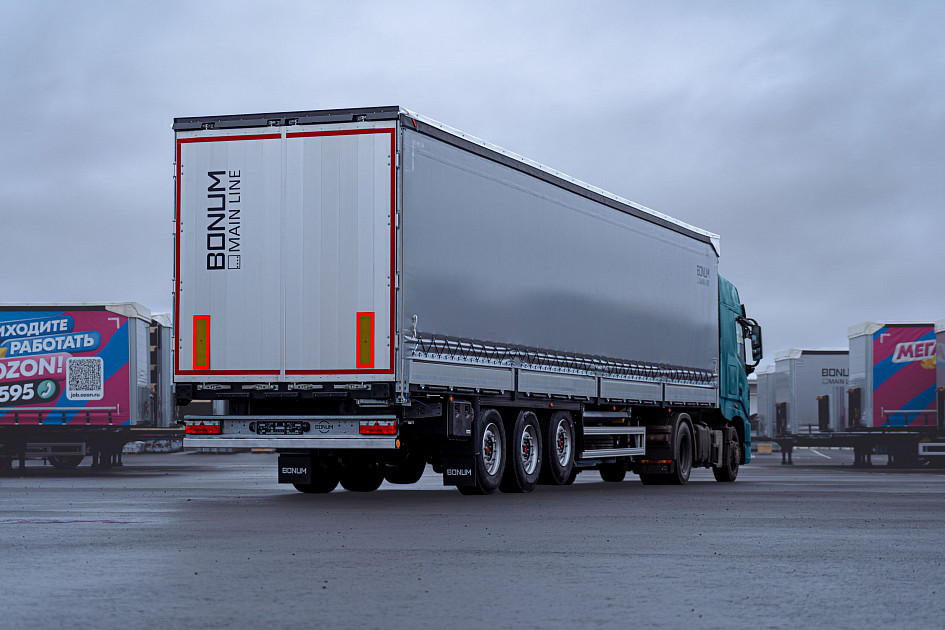 Curtain-side semi-trailer 13,62 m for transporting steel rolls