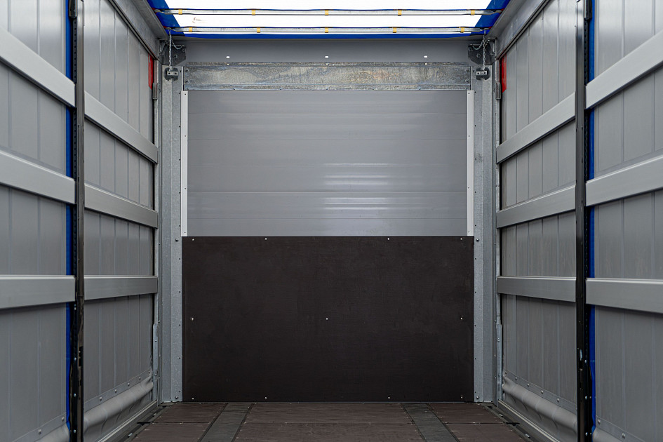 Curtain semi-trailer 16,52 m with outrigger axle