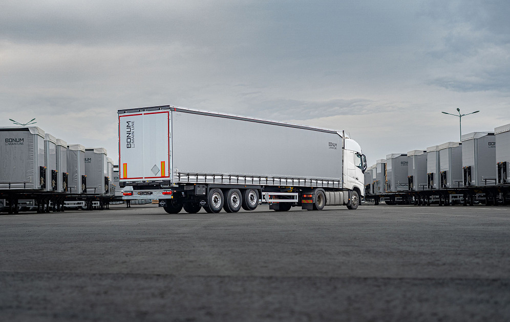 Curtain semi-trailer 13,62 m for transporting of dangerous goods