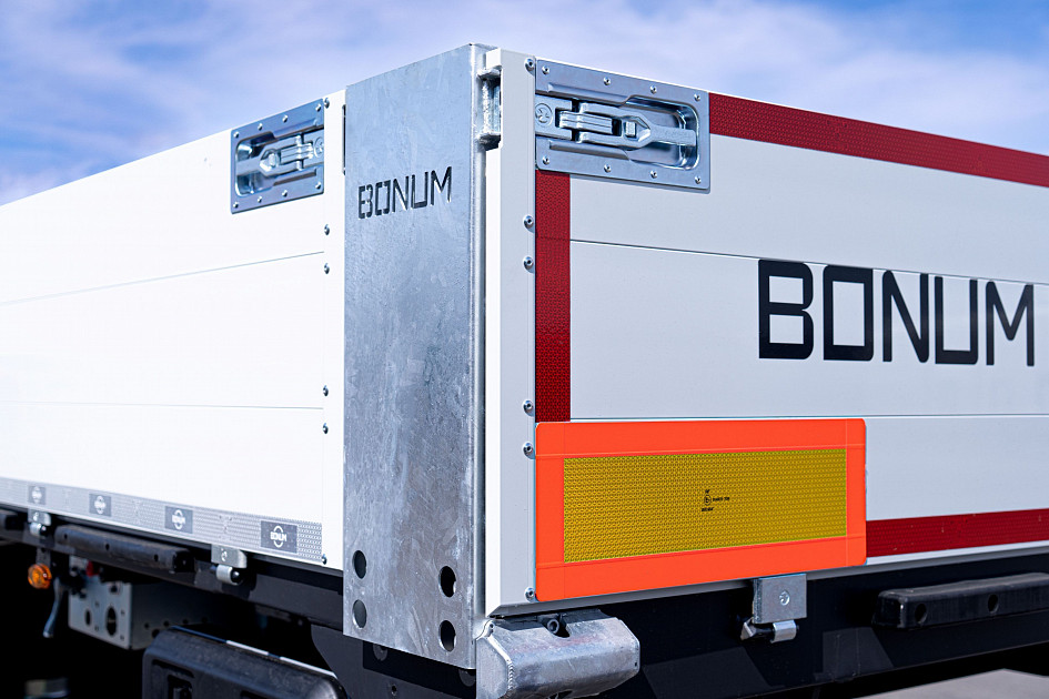 On-board semi-trailer 16,52 m