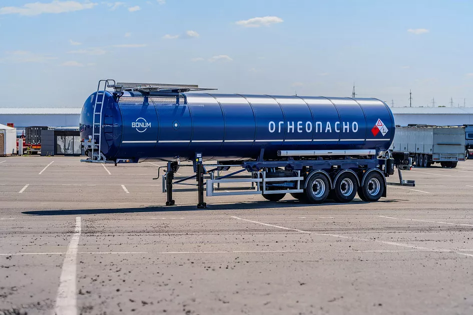 Oil tanker 42 m3 Oil tanker 42 m3