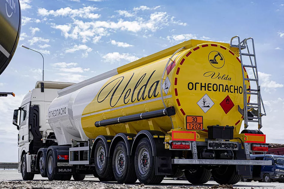 Fuel tanker 28 m3 